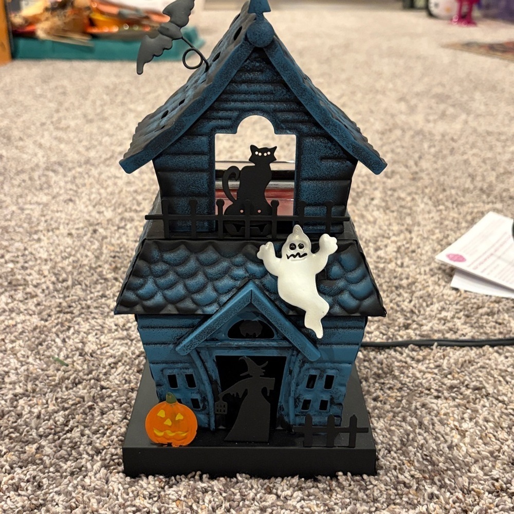 Scentsy Haunting Good Time Warmer